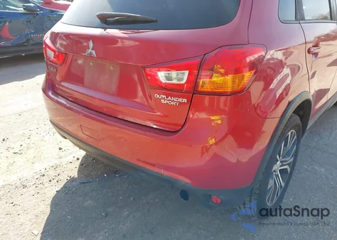 2016 Mitsubishi Outlander Sport 2.0 Es z USA, uszkodzony, nr VIN JA4AP3AU0GZ047693